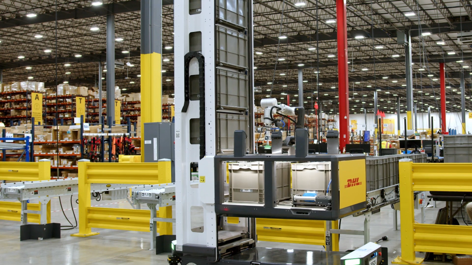 Locus Array™ operating in a DHL Supply Chain fulfillment center